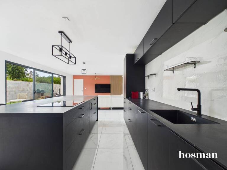 Belle maison de plain-pied avec 4 chambres avec jardin et piscine - En impasse, aux Sorinières — photo 1