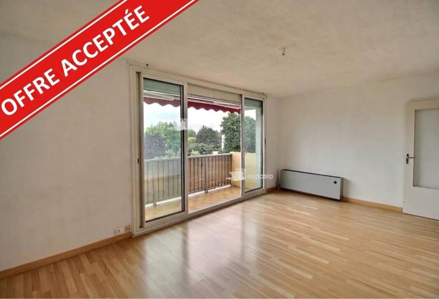 Appartement lumineux avec terrasse, garage et fort potentiel — photo 1