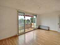 Appartement lumineux avec terrasse, garage et fort potentiel — photo 2