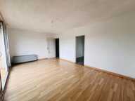 Appartement lumineux avec terrasse, garage et fort potentiel — photo 4