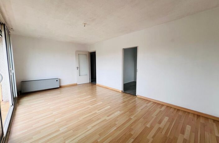 Appartement lumineux avec terrasse, garage et fort potentiel — photo 4