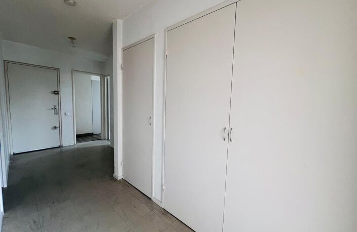Appartement lumineux avec terrasse, garage et fort potentiel — photo 5