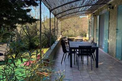 Maison 6 pièces 1450 €