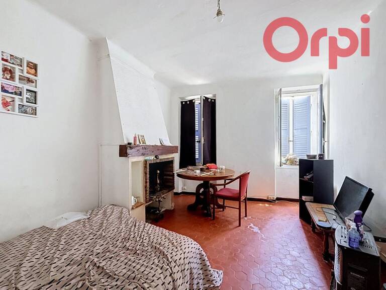 Appartement À Vendre - T2 pour investisseur - La Seyne sur Mer — photo 1