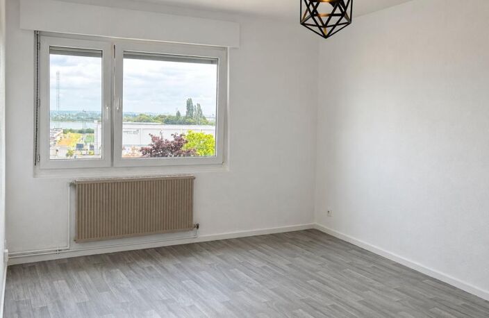 MAIZIÈRES-LÈS-METZ – Appartement F3 de 63 m² avec balcon, ascenseur, cave et stationnement — photo 4