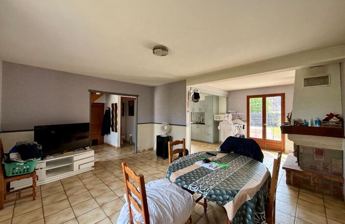 Maison familiale avec 3 chambres, bureau, jardin et garage — photo 2