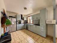 Maison familiale avec 3 chambres, bureau, jardin et garage — photo 4