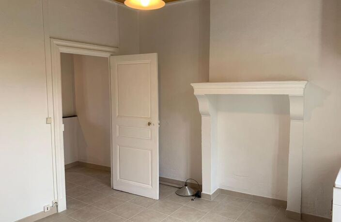 Appartement À Louer — photo 3