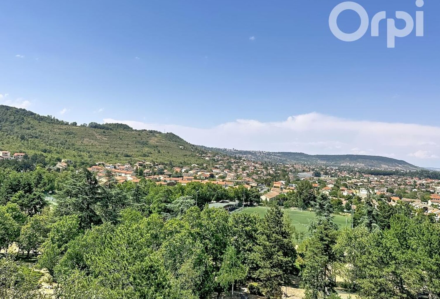 CLERMONT-FERRAND, Appartement, 100m², 3 chambres, balcon, cave et place de parking attitrée — photo 1