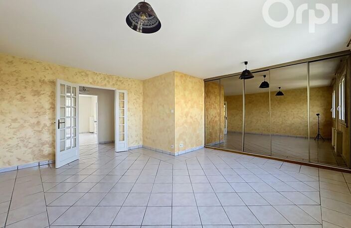 CLERMONT-FERRAND, Appartement, 100m², 3 chambres, balcon, cave et place de parking attitrée — photo 4