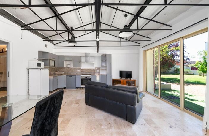 TOULOUSE - ELEGANTE FERME TOULOUSAINE RENOVEE -10 PIECES - 311 M² - TERRAIN 1000 M² — photo 3