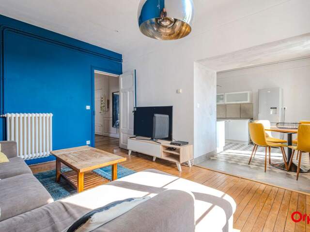 Appartement À Vendre T3 78m2 Hyper Centre de Reims — photo du bien