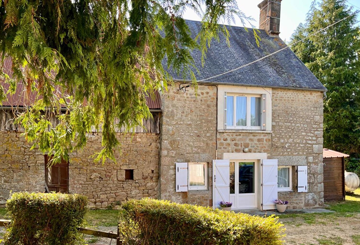 Maison 65 m²  avec 2 chambres + maisonnette à rénover — photo 1