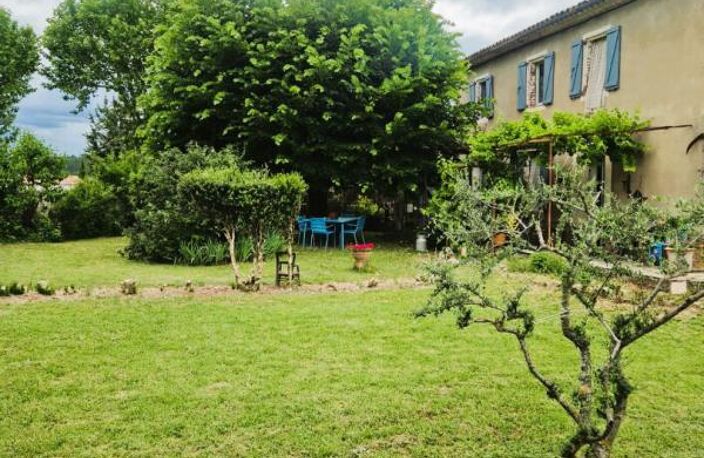 Charme, authenticité et potentiel pour cette belle maison de 90 m² + 50 m² de remise sur un terrain 690 m² constructible dans sa totalité et piscinable 249 000 — photo 4