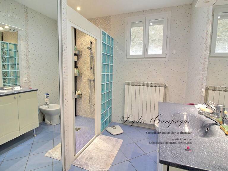 Maison vigneronne avec dépendance habitable, grand garage et terrain constructible — photo 1