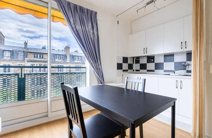 Paris 16e - T1 bis avec balcon, vue dégagée, cave, parking 34 m² — photo 4