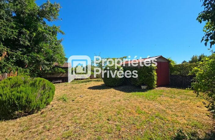 Grande maison en pierre à rénover avec jardin, dépendances et fort potentiel — photo 4