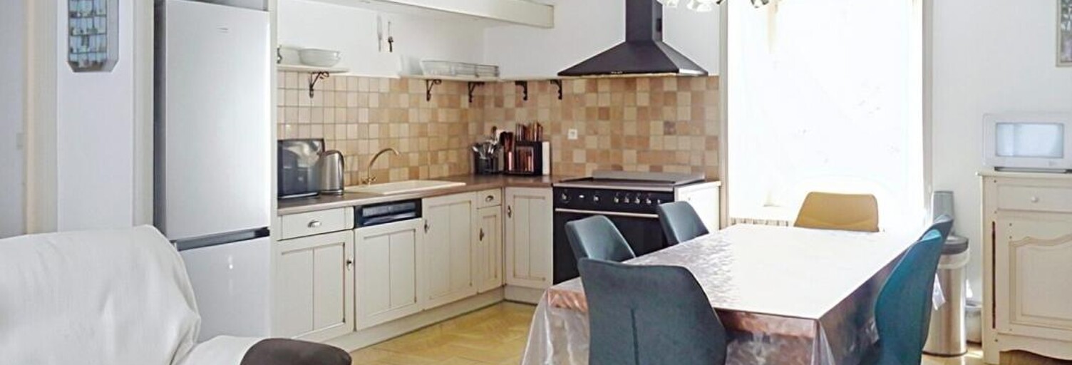 Maison 11 Pièces 205 m² à vendre à Saint Bonnet-Laval (48600)