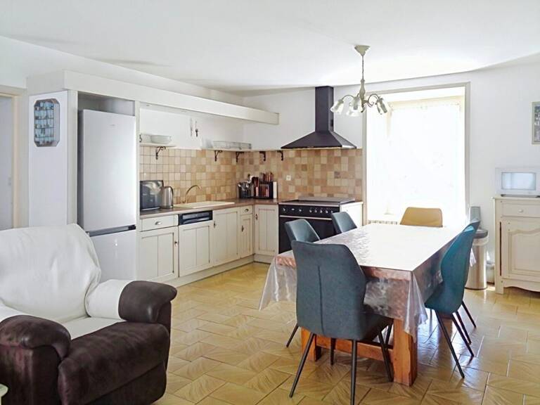 Saint Bonnet Laval(48), maison de 200 m2, 6 chambres avec 1866 m2 de terrain — photo 1