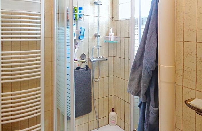 Saint Bonnet Laval(48), maison de 200 m2, 6 chambres avec 1866 m2 de terrain — photo 4