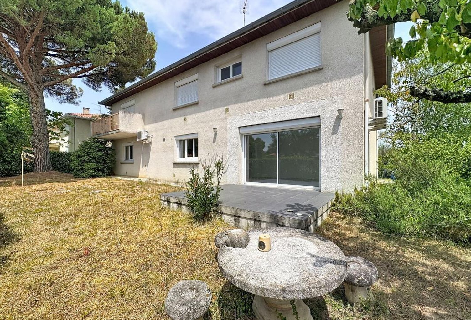 L'UNION : Maison divisée en deux appartements (T4 + T5) dans un environnement privilégié — photo 1