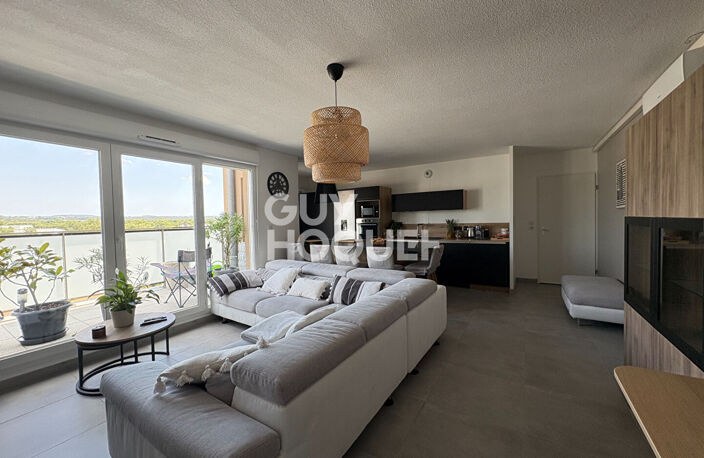 Dernier étage : T5 récent de 97 m² avec terrasse, climatisation et 2 garages — photo 2