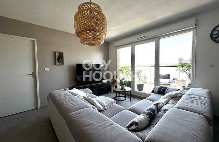 Dernier étage : T5 récent de 97 m² avec terrasse, climatisation et 2 garages — photo 3