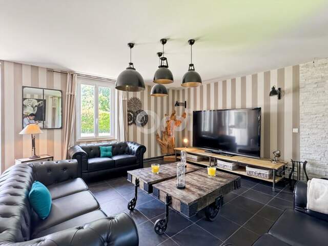 Élégante propriété de charme – 127 m² habitables sur un parc clos de 2 898 m² — photo du bien
