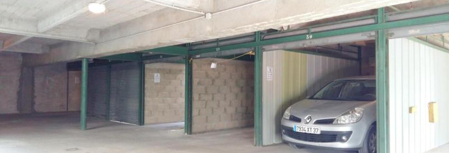 Garage   m² à louer à Tours (37000)
