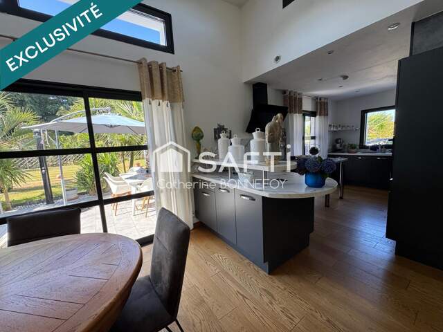 Magnifique villa contemporaine rénovée avec goût — photo du bien