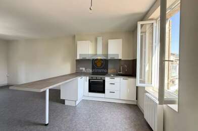 Appartement 3 pièces 700 €