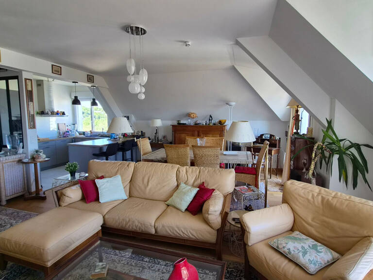 Appartement Duplex - 92 m2 - La RICHE — photo 1