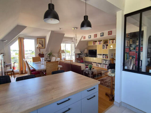 Appartement Duplex - 92 m2 - La RICHE — photo du bien