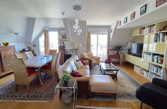 Appartement Duplex - 92 m2 - La RICHE — photo 2