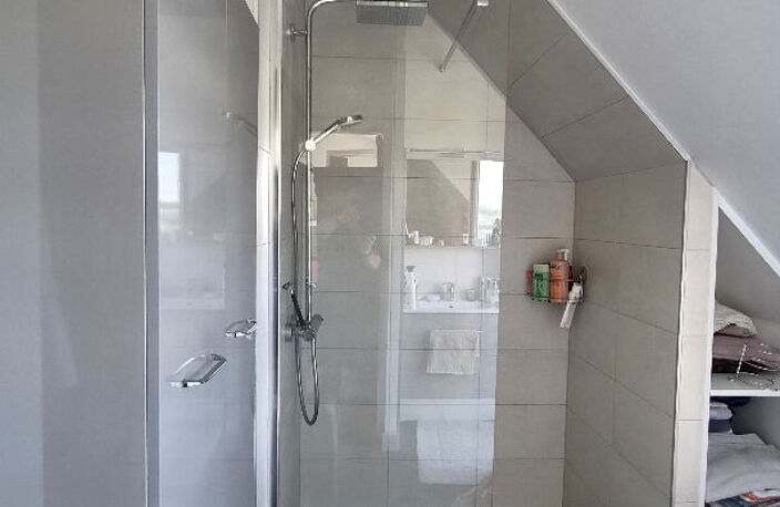 Appartement Duplex - 92 m2 - La RICHE — photo 5