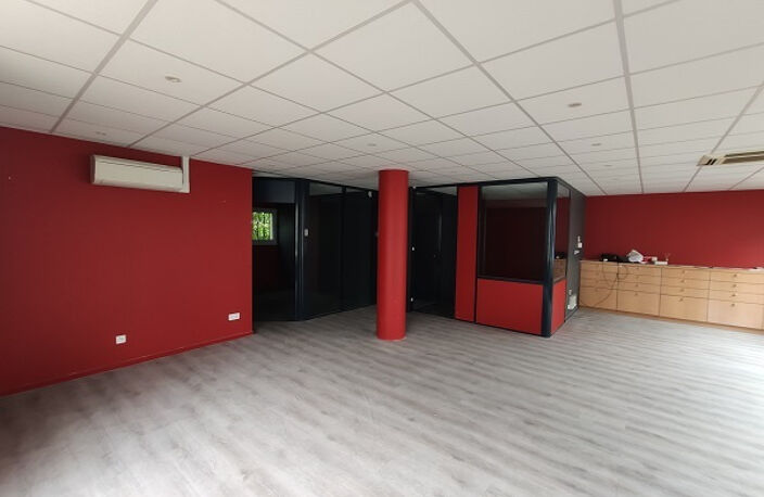 Local commercial Saint-jean-le-blanc 5 piece(s) 153 m2 — photo 2