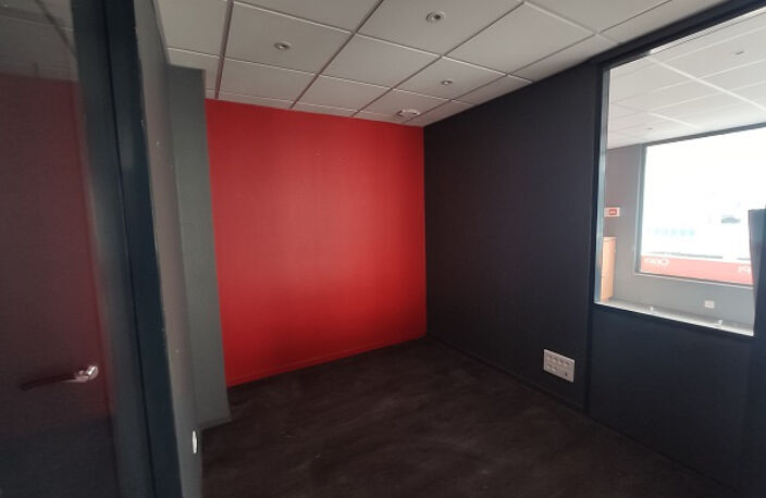 Local commercial Saint-jean-le-blanc 5 piece(s) 153 m2 — photo 3