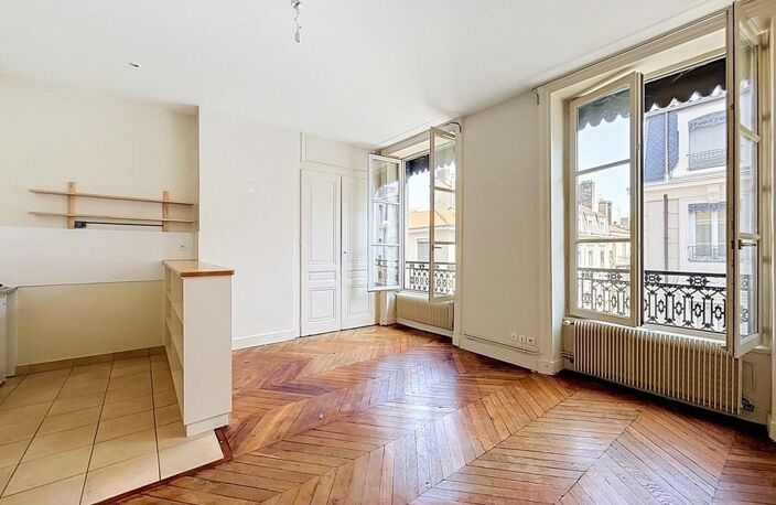 Lyon 2 - Ainay. T2 bis avec bureau indépendant — photo 2