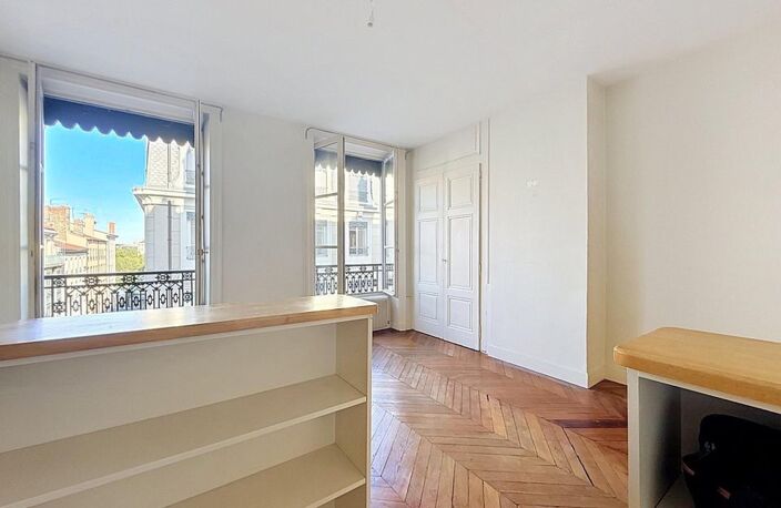 Lyon 2 - Ainay. T2 bis avec bureau indépendant — photo 3