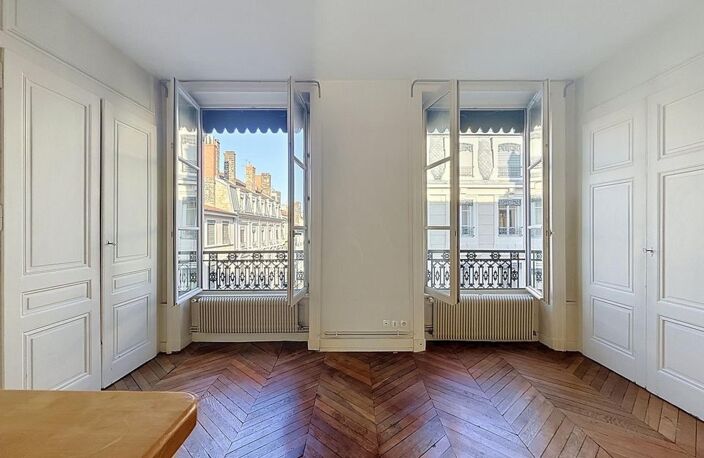 Lyon 2 - Ainay. T2 bis avec bureau indépendant — photo 4