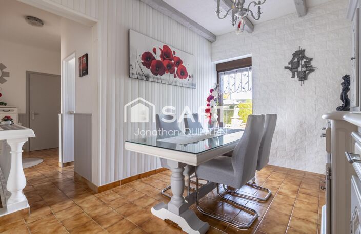 Vous recherchez une maison où chaque détail a été soigné au fil des années ? Cette propriété est faite pour vous. — photo 4