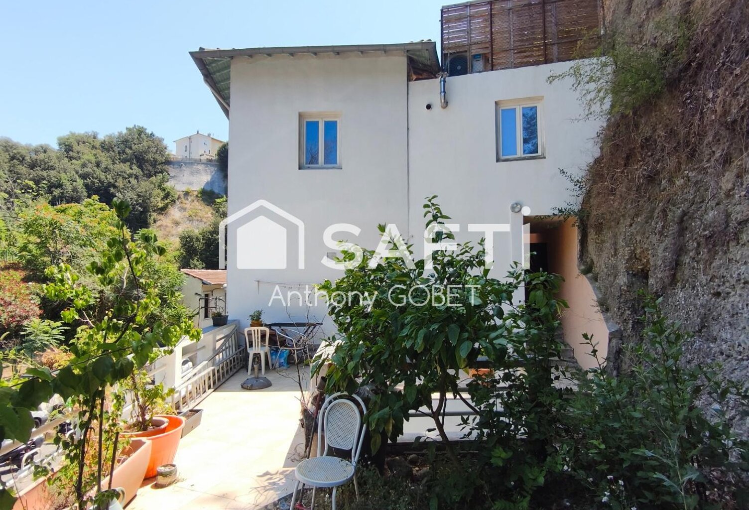 Lot Terrain 812M2+cave 8M2+1studio 20m2+T2 37m2 terrasse — photo 1