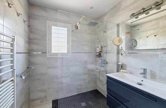 Spacieuse maison 4 chambres avec piscine et prestations modernes — photo 5