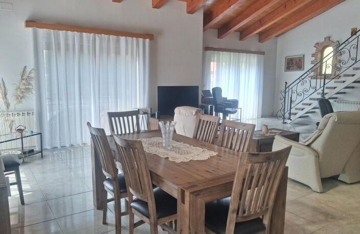 220 m² hab, 150 m² sous-sol, vue Albères — photo 4