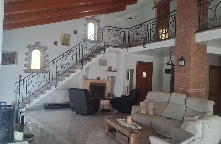 220 m² hab, 150 m² sous-sol, vue Albères — photo 5