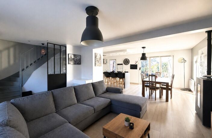 Maison de 109m², 4 chambres, jardin et garage — photo 2