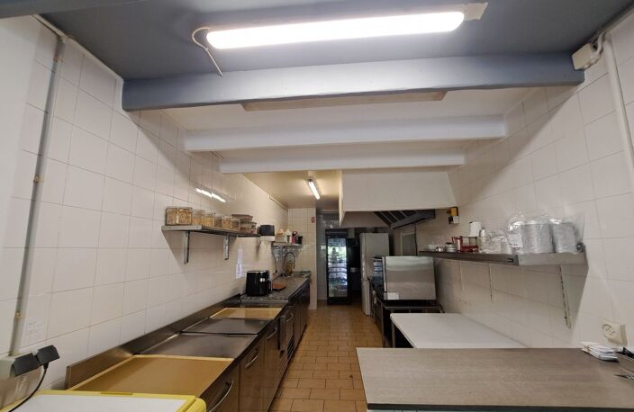 Local commercial — photo 2