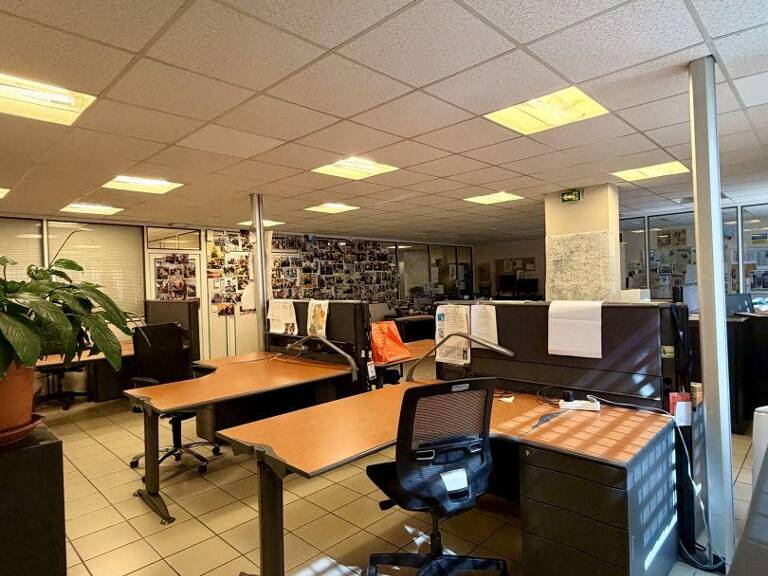 Vente Bureaux 192 m&sup2; — photo 1
