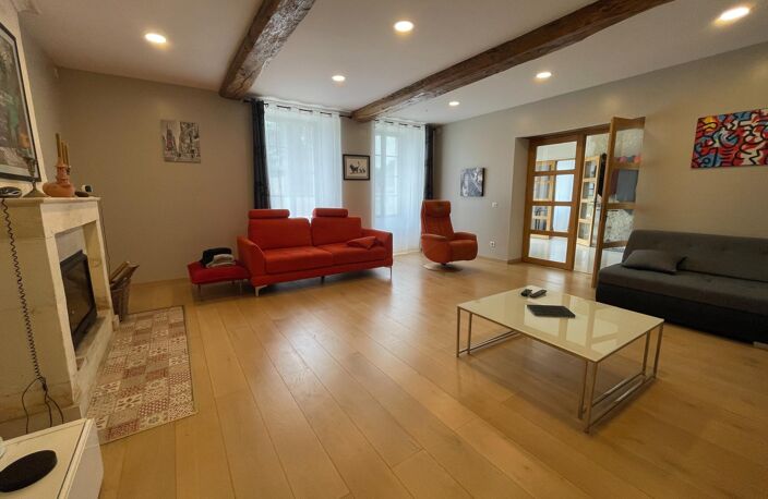 Une propriété charentaise d'exception, entièrement réhabilitée, au cœur de 4,5 ha — photo 3