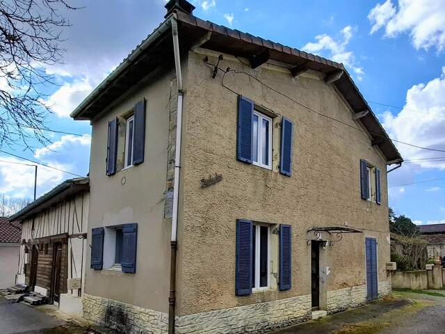 Maison de caractère avec garage au cœur d'un hameau — photo du bien